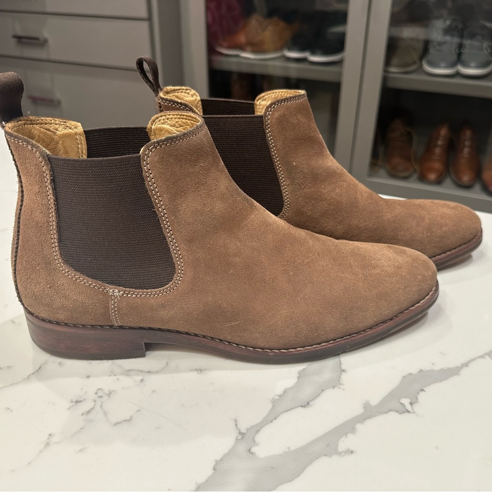 Men’s Johnston and Murphy boots. Gently worn but good condition.
